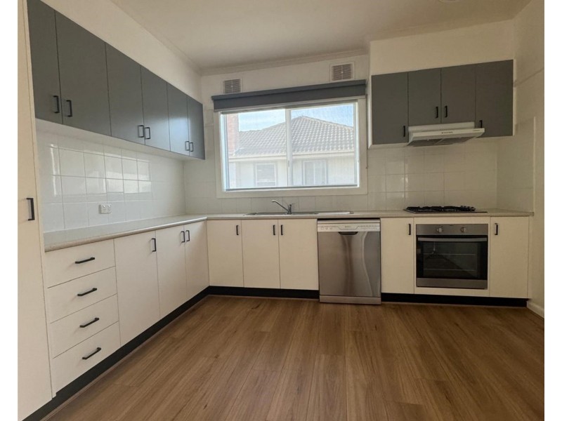 16  Burton Street, Warragul VIC 3820