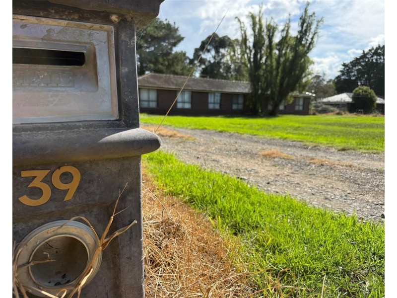 39 Collison Road, Cranbourne East VIC 3977