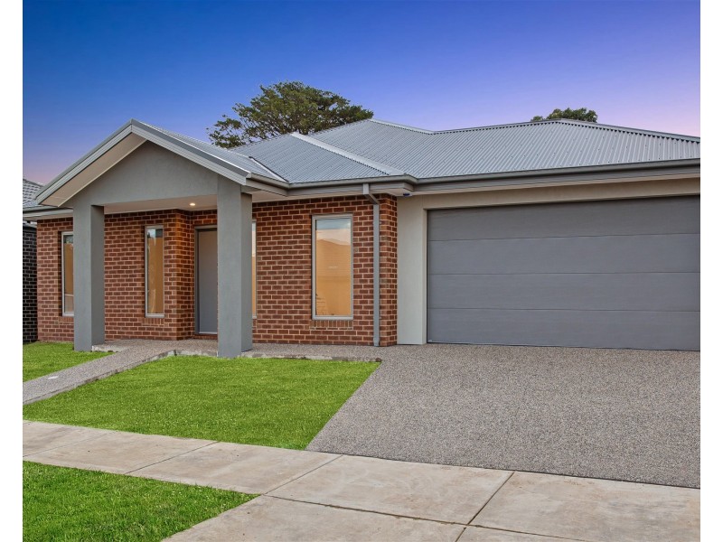 3  Autumn Grove, Ballan VIC 3342