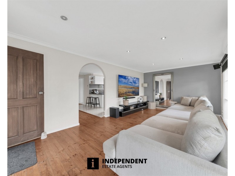 13 THWAITES ROAD, Pakenham VIC 3810