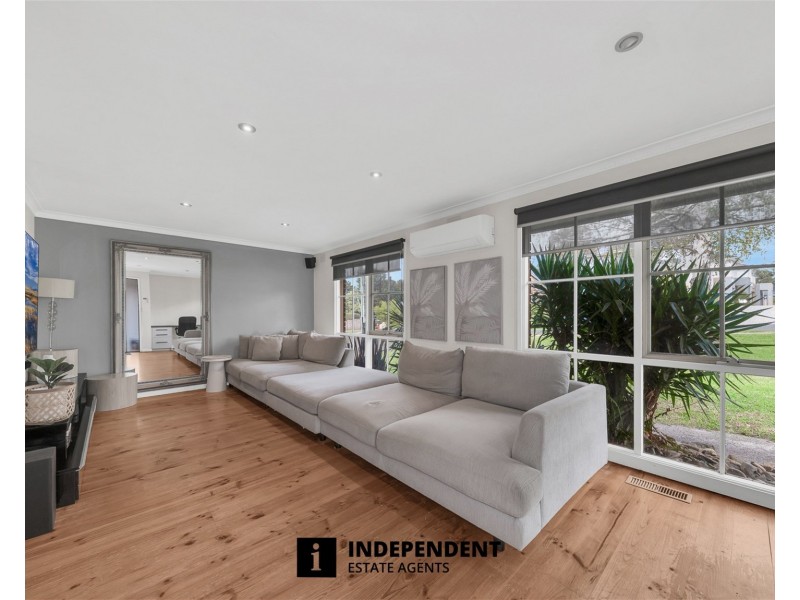 13 THWAITES ROAD, Pakenham VIC 3810