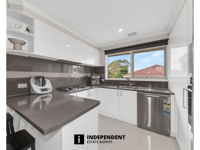 13 THWAITES ROAD, Pakenham VIC 3810