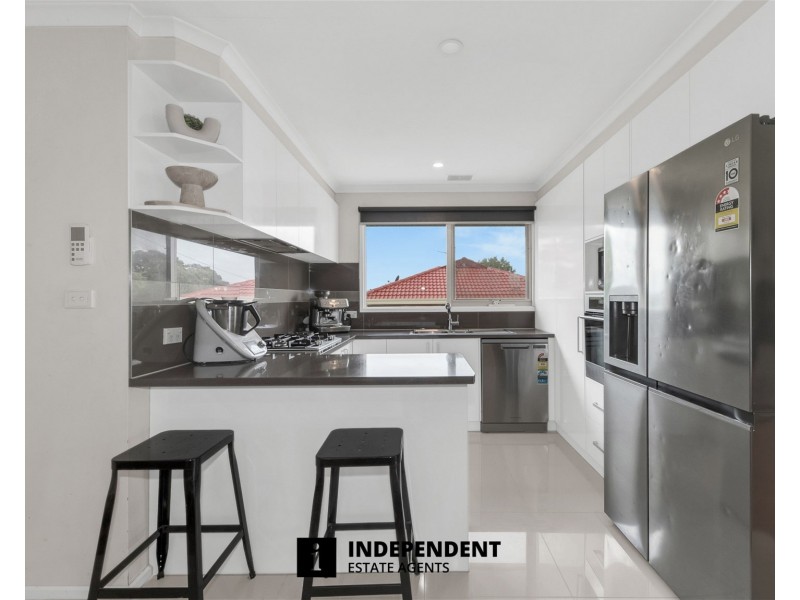 13 THWAITES ROAD, Pakenham VIC 3810