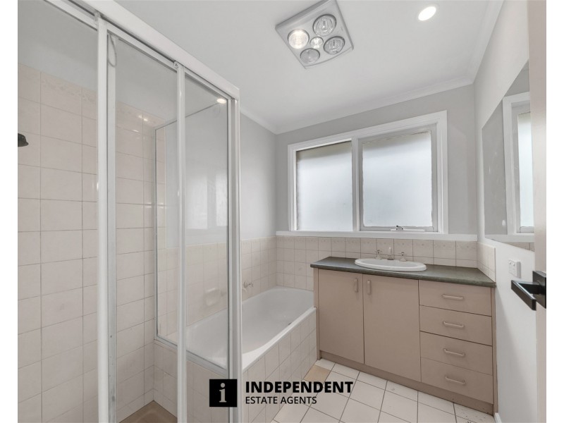 13 THWAITES ROAD, Pakenham VIC 3810