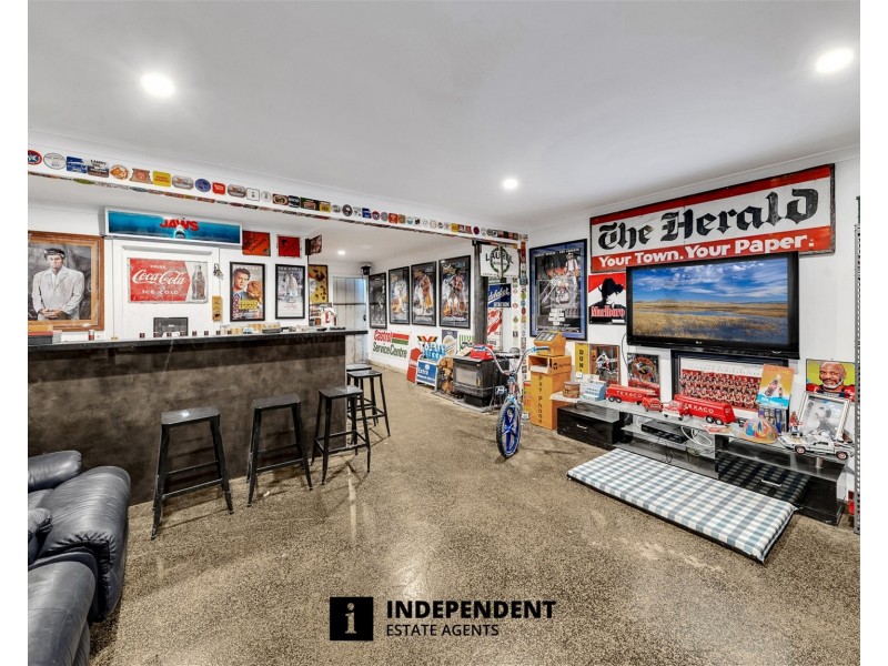 13 THWAITES ROAD, Pakenham VIC 3810