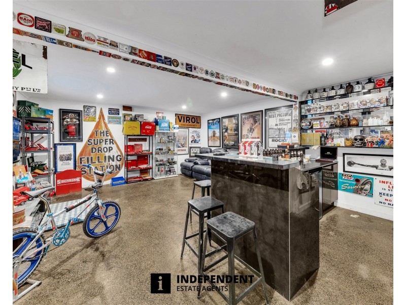 13 THWAITES ROAD, Pakenham VIC 3810