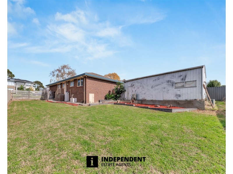 13 THWAITES ROAD, Pakenham VIC 3810