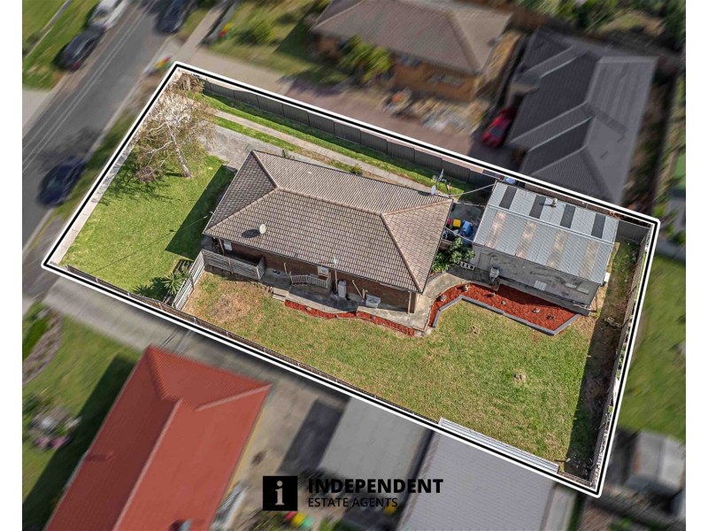 13 THWAITES ROAD, Pakenham VIC 3810