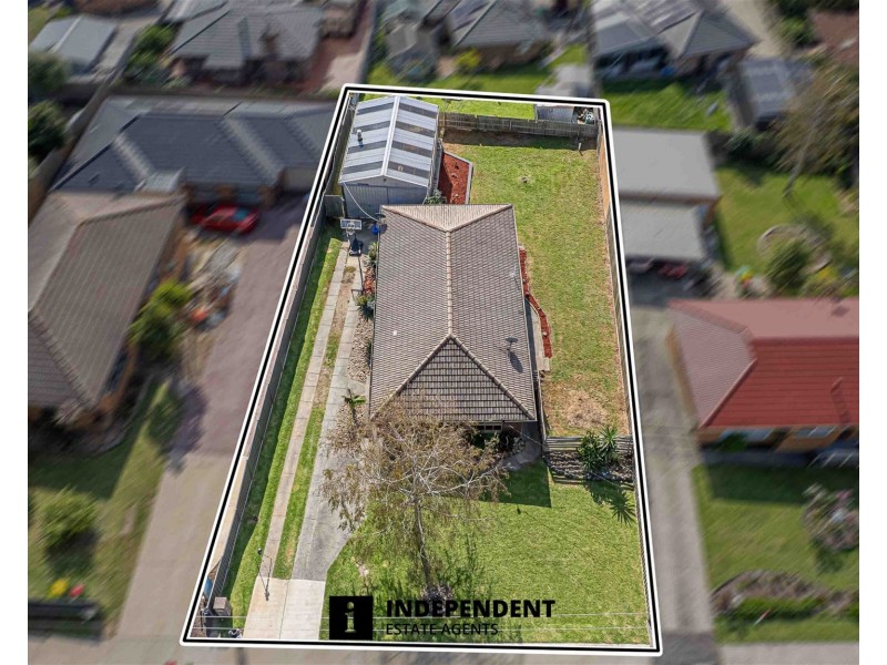 13 THWAITES ROAD, Pakenham VIC 3810