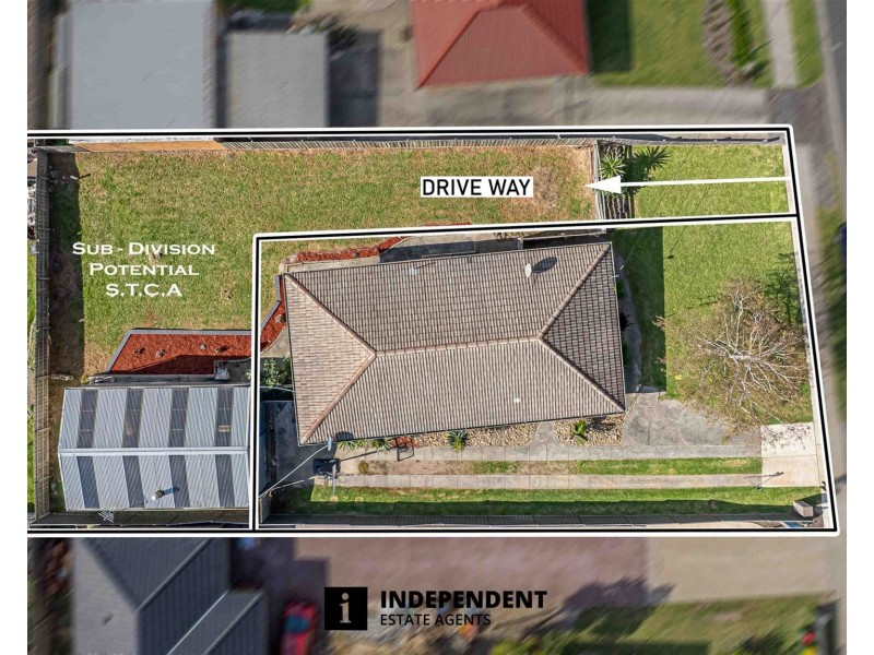 13 THWAITES ROAD, Pakenham VIC 3810