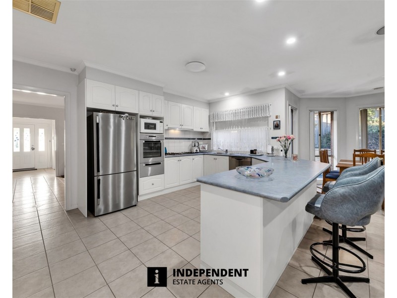 13  Lynch Court, Berwick VIC 3806