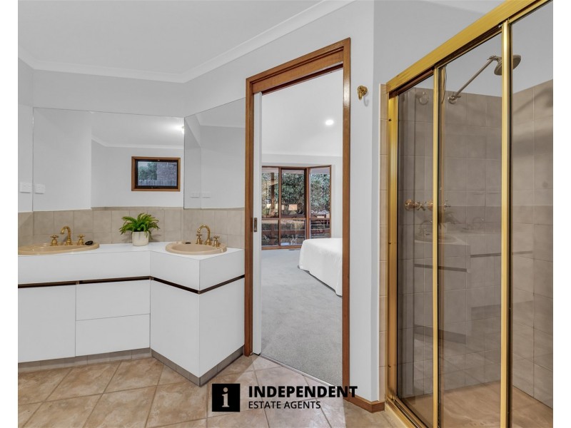 4  Olinda Place, Frankston VIC 3199