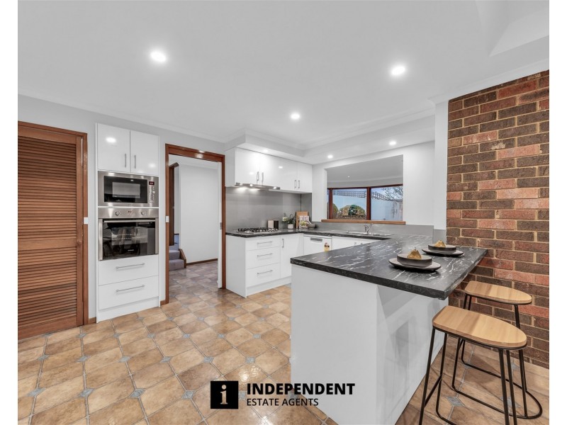 4  Olinda Place, Frankston VIC 3199