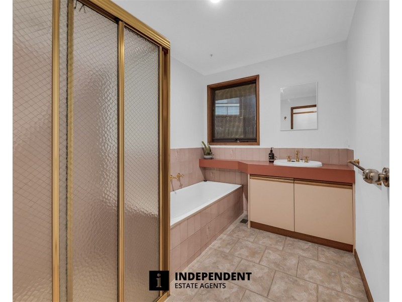 4  Olinda Place, Frankston VIC 3199