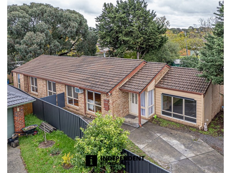 9 Hood Court, Berwick VIC 3806
