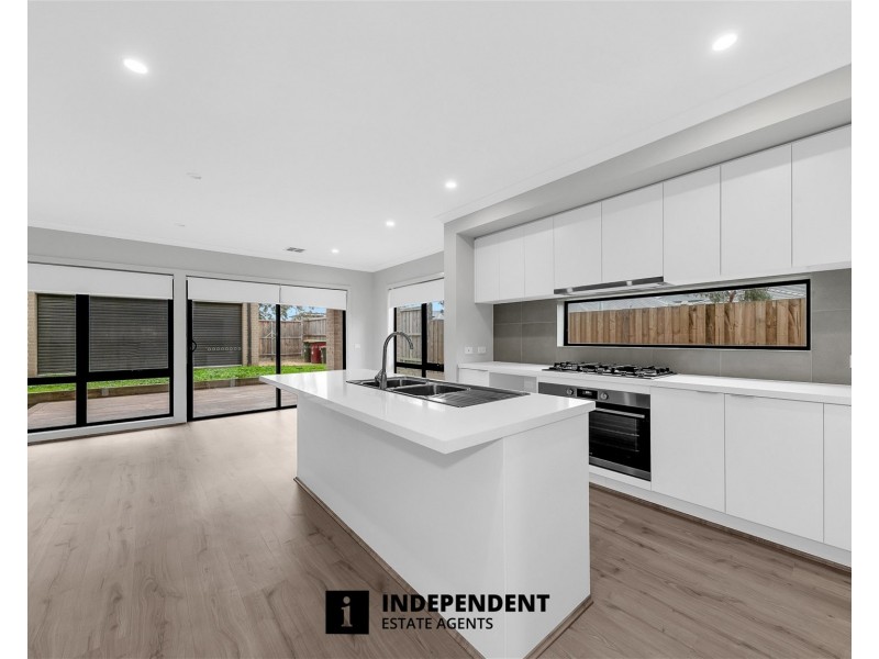 2 Treble Street, Junction Village VIC 3977