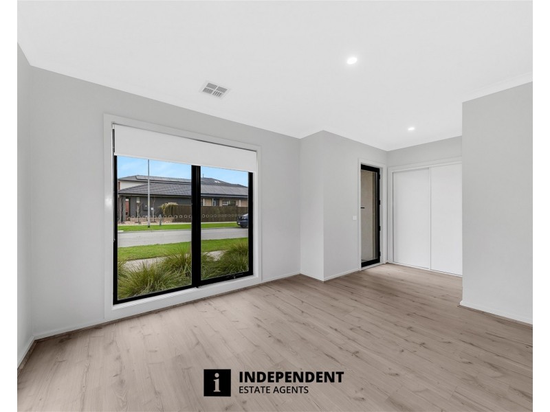 2 Treble Street, Junction Village VIC 3977