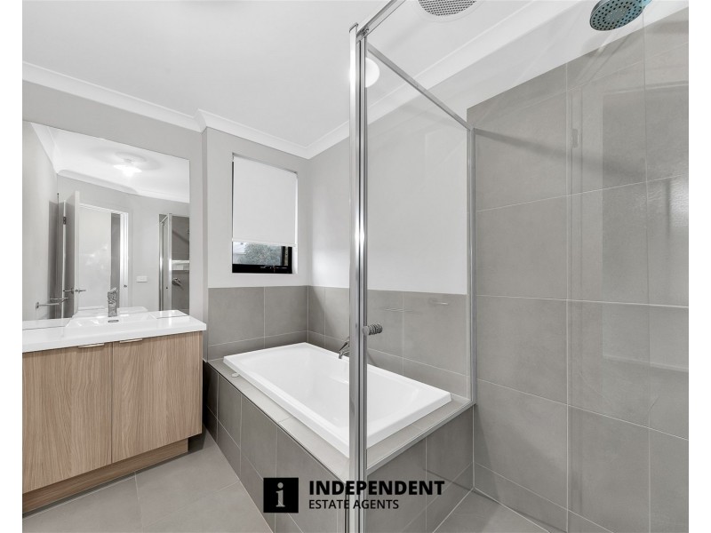 2 Treble Street, Junction Village VIC 3977