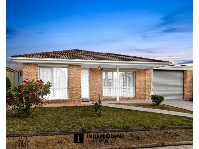 34 Bates Street, Cranbourne West VIC 3977
