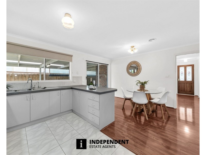 34 Bates Street, Cranbourne West VIC 3977