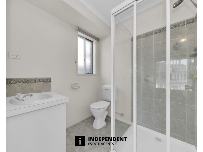 34 Bates Street, Cranbourne West VIC 3977