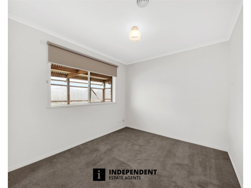 34 Bates Street, Cranbourne West VIC 3977