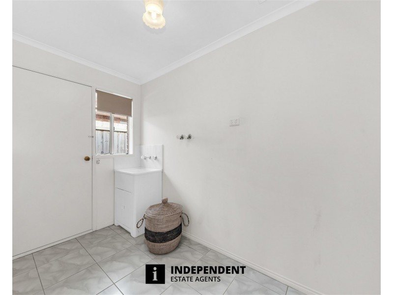 34 Bates Street, Cranbourne West VIC 3977
