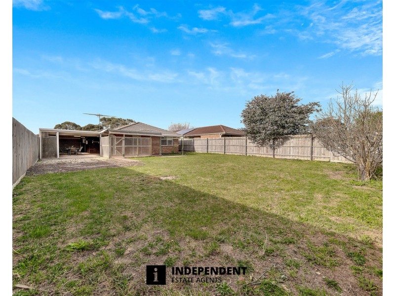 34 Bates Street, Cranbourne West VIC 3977