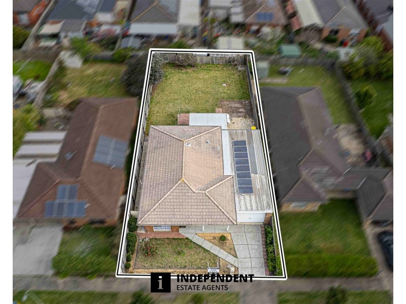 34 Bates Street, Cranbourne West VIC 3977