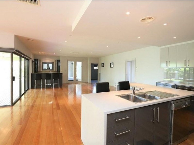 11 Eden Grove, Kyabram VIC 3620