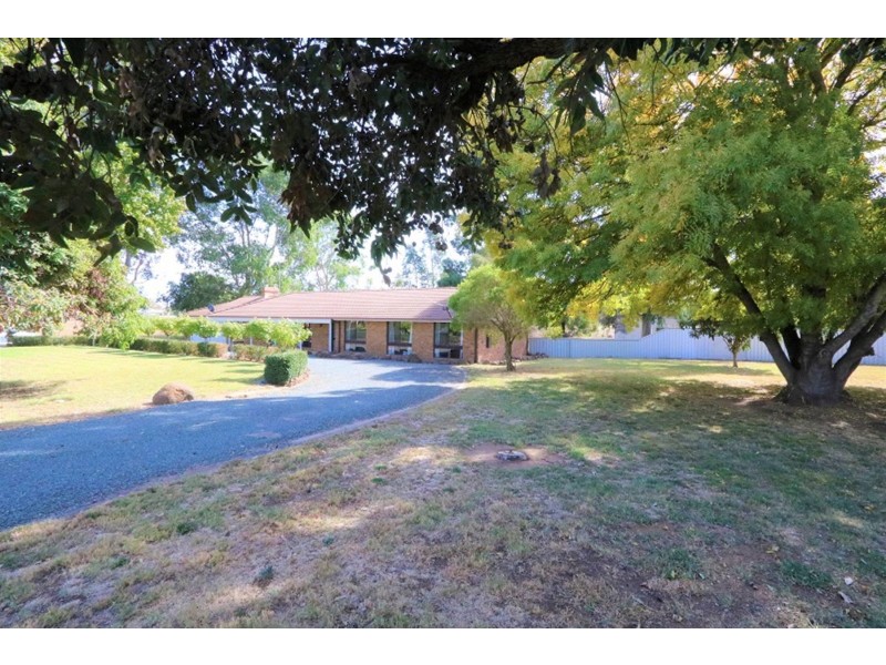 16 Finlay Road, Tongala VIC 3621