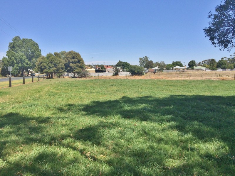 16 Finlay Road, Tongala VIC 3621