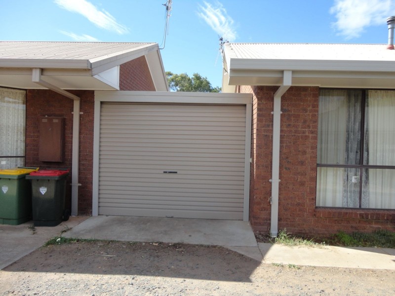 2/27 Julia Street, Kyabram VIC 3620