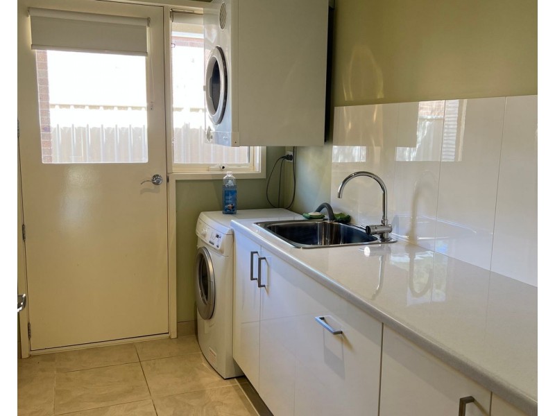 1/3 Hawkins Street, Kyabram VIC 3620