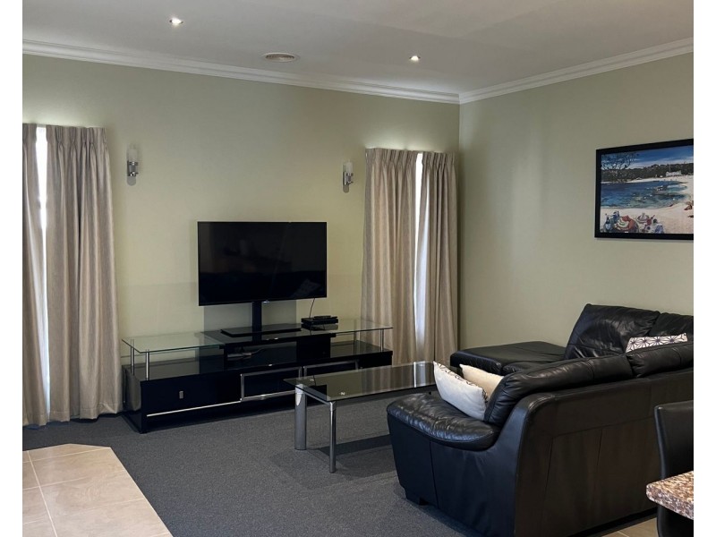 1/3 Hawkins Street, Kyabram VIC 3620