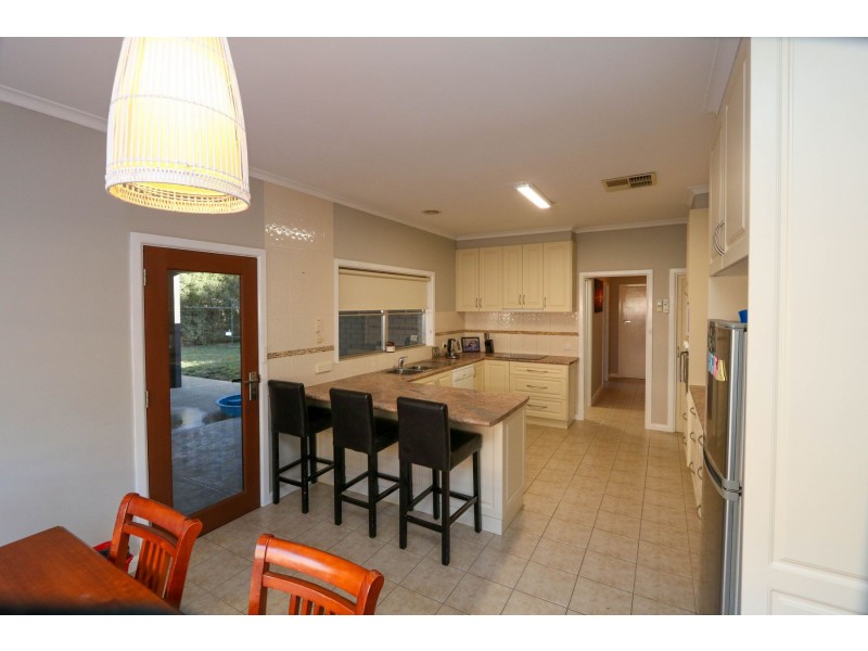 8 Jacaranda Avenue, Kyabram VIC 3620