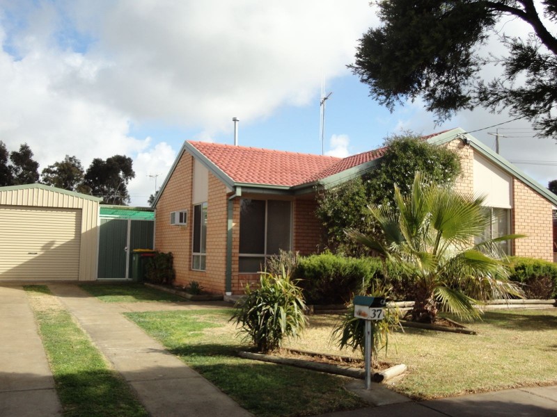 37 Crossthwaite Street, Kyabram VIC 3620