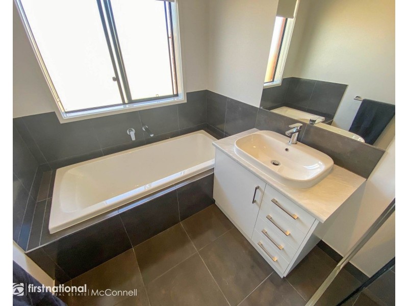 13 Alan Charlton Drive, Tongala VIC 3621