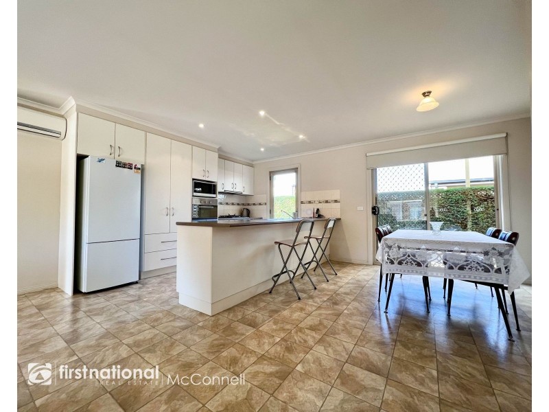 2/24 Saunders Street, Kyabram VIC 3620
