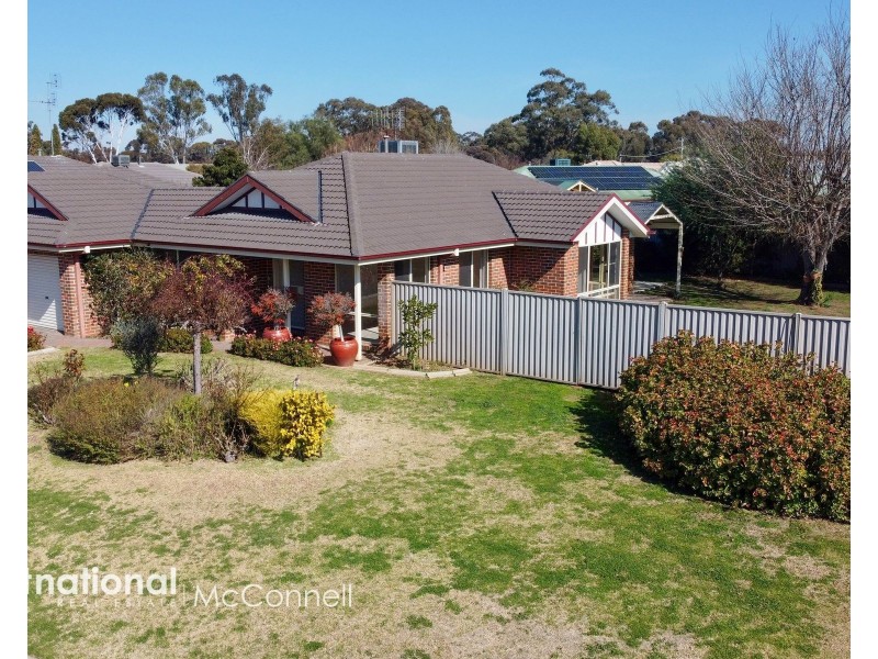 8 Henley Close, Kyabram VIC 3620