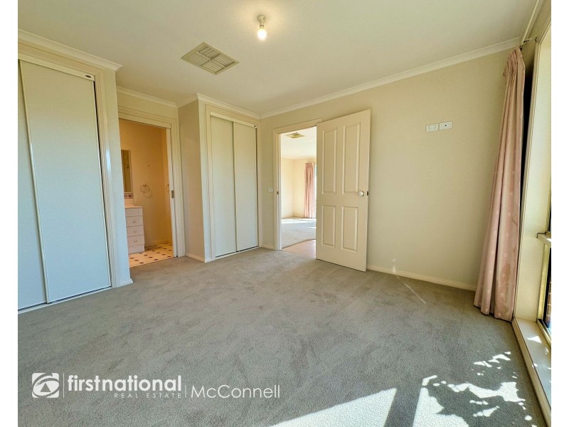 8 Henley Close, Kyabram VIC 3620