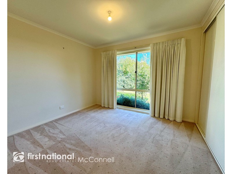 8 Henley Close, Kyabram VIC 3620