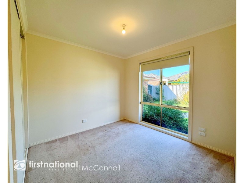 8 Henley Close, Kyabram VIC 3620