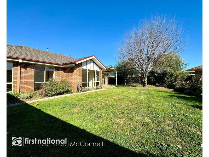 8 Henley Close, Kyabram VIC 3620