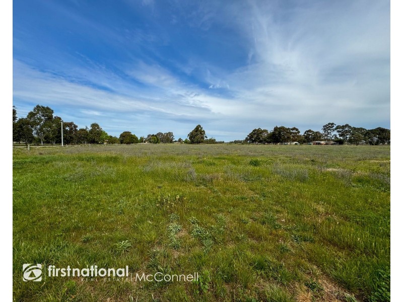 18 Lloyd Street, Kyabram VIC 3620