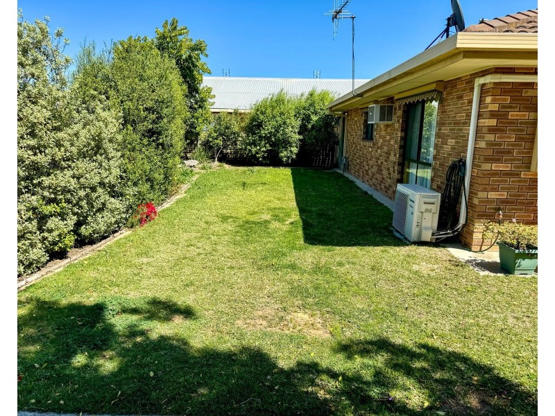 2/152 Fenaughty Street, Kyabram VIC 3620