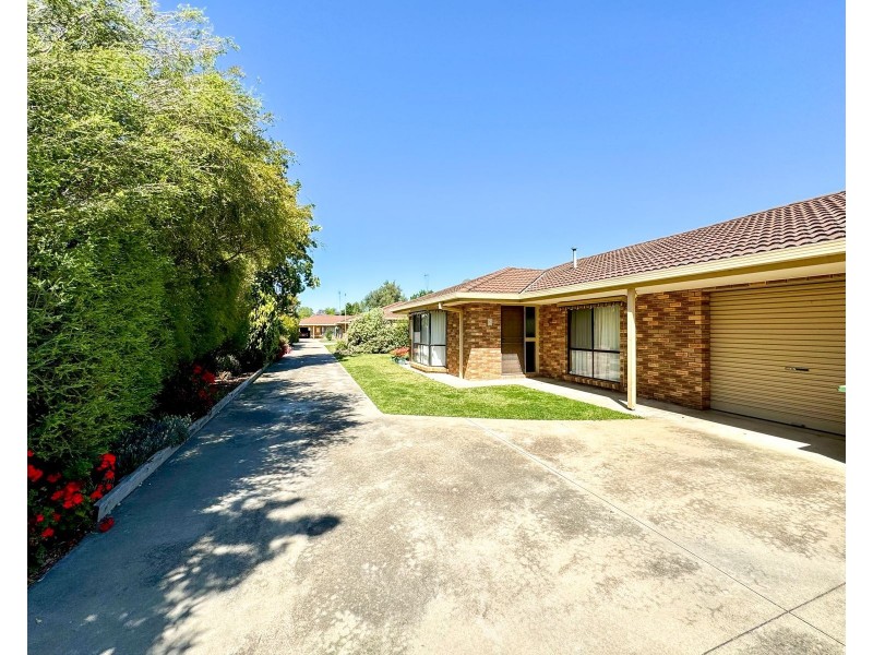 2/152 Fenaughty Street, Kyabram VIC 3620