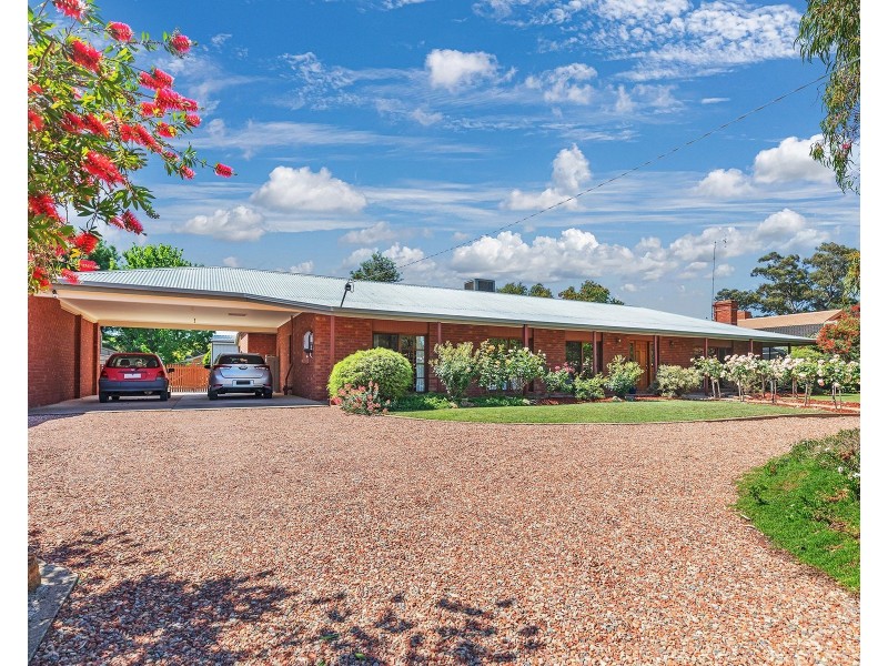 24 Outram Avenue, Kyabram VIC 3620