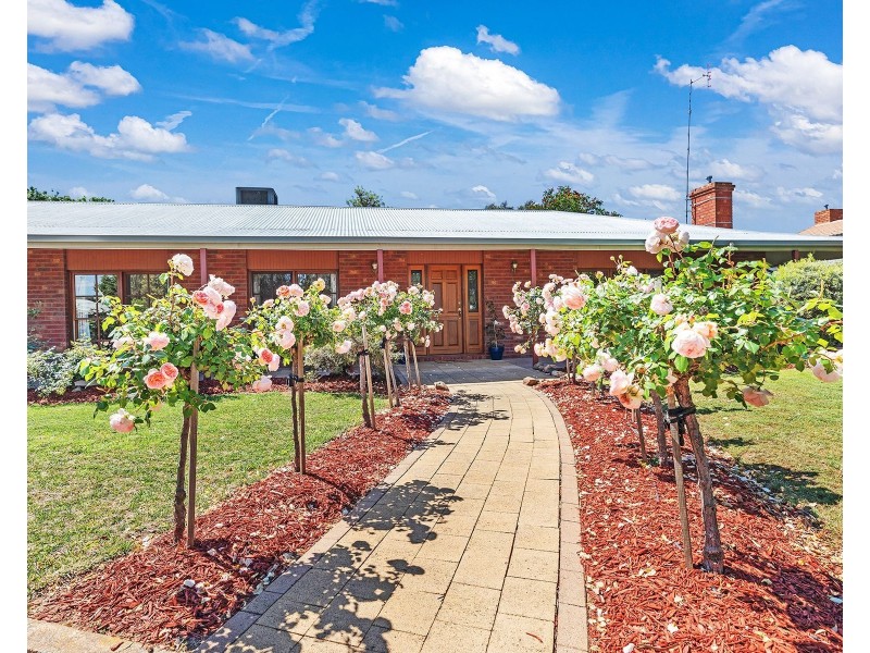 24 Outram Avenue, Kyabram VIC 3620