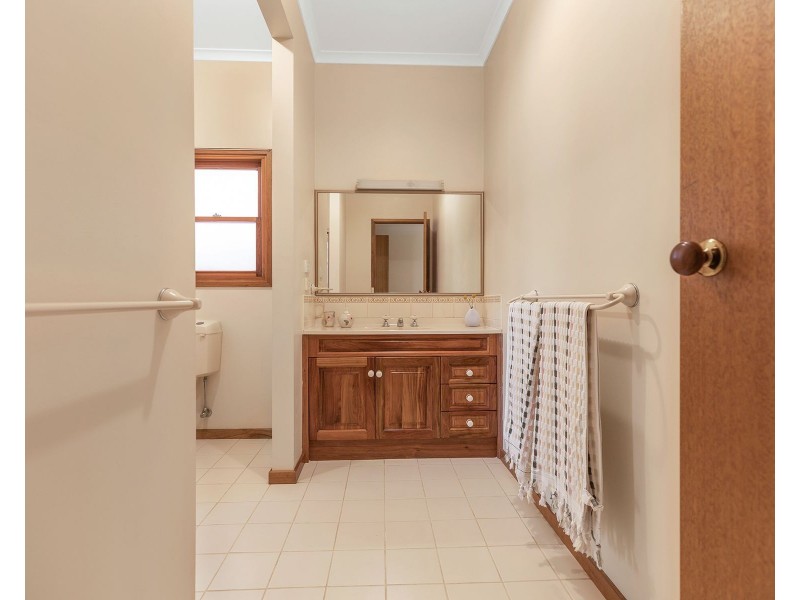 24 Outram Avenue, Kyabram VIC 3620
